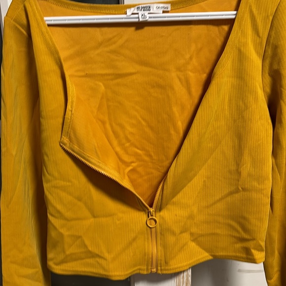 NWOT BB Dakota Steve Madden Yellow Zip up crop top 💛 - Picture 5 of 7